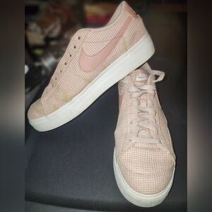 Women's Nike Blazer low platform Ess